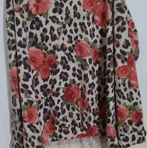 Honeyme Flower Top with Lace Trim